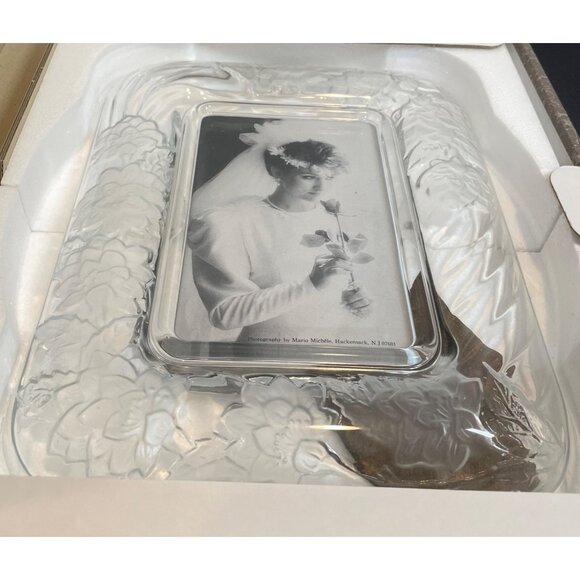 Crystal Clear Signatures Chrysanthemum Rectangular Crystal Photo Frame 4x6 Frost - Picture 11 of 15